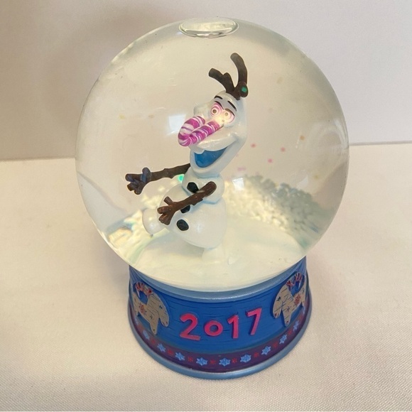 Disney Olaf's Frozen Adventure 2017 Collectable Snow Globe With Box - Picture 1 of 13